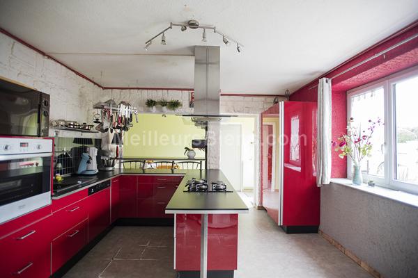 Immense maison avec terrasse à vendre à Auxonne
