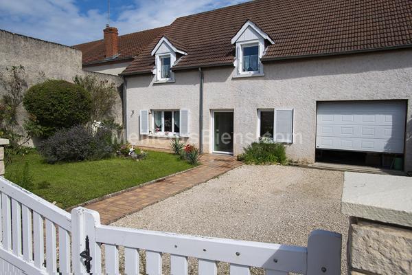 Immense maison avec terrasse à vendre à Auxonne