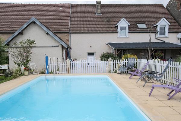 Immense maison avec terrasse à vendre à Auxonne
