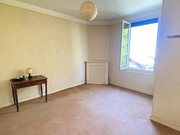 MAISON NIORT 10 MN CENTRE 132M2, 4CH 400M2 TERRAIN