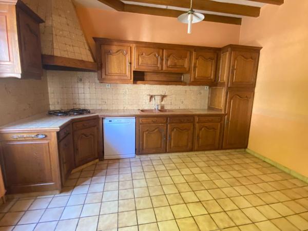 MAISON NIORT 10 MN CENTRE 132M2, 4CH 400M2 TERRAIN