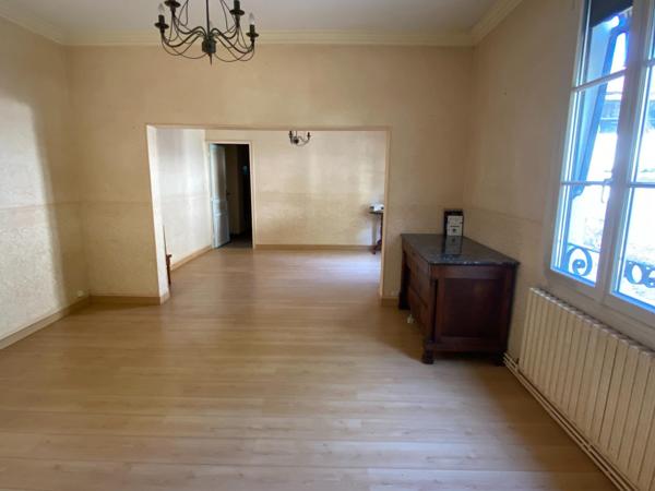 MAISON NIORT 10 MN CENTRE 132M2, 4CH 400M2 TERRAIN