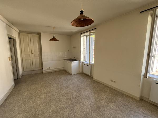 Appartement Thiers 2 pièce(s) 31 m2