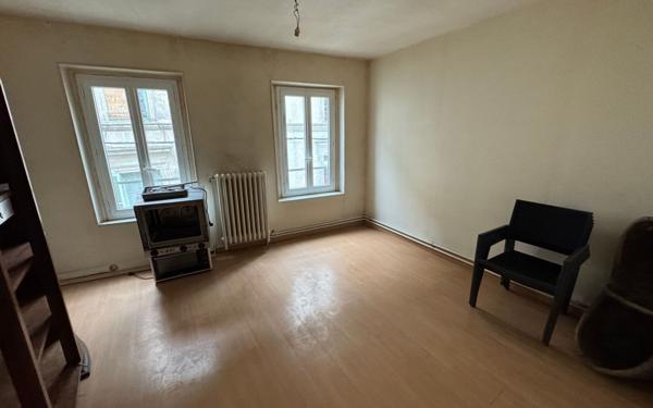 Immeuble à vendre    3 pièces • 100 m2 Château-Thierry