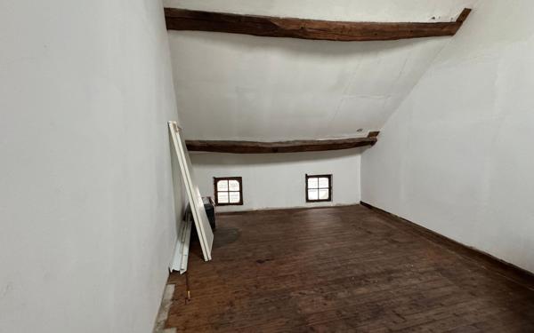 Immeuble à vendre    3 pièces • 100 m2 Château-Thierry