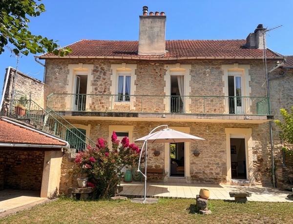 Belle maison en pierres des années 60 Capdenac Gare 6 pièce(s) 134 m2 Capdenac gare