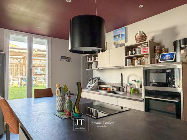 Appartement
                                                                                                                                                                                                                                                                                                                        4 pièce(s)                                                                                                                                                                                                          3 chambre(s)                                                                                                                                                                                                          117  m²