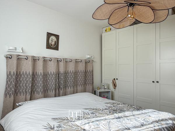 Appartement
                                                                                                                                                                                                                                                                                                                        4 pièce(s)                                                                                                                                                                                                          3 chambre(s)                                                                                                                                                                                                          117  m²
