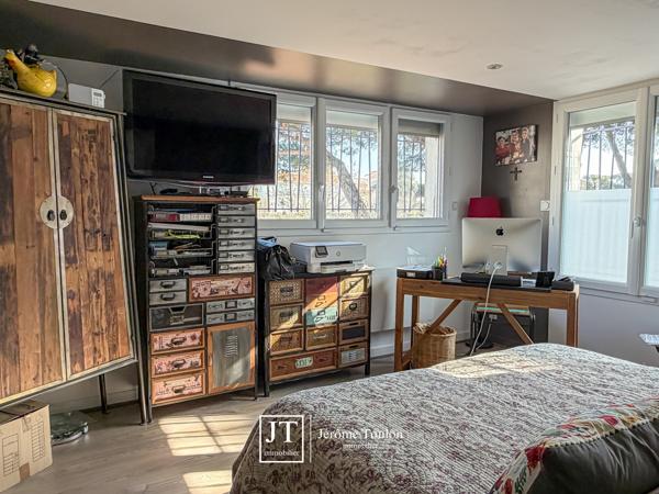 Appartement
                                                                                                                                                                                                                                                                                                                        4 pièce(s)                                                                                                                                                                                                          3 chambre(s)                                                                                                                                                                                                          117  m²