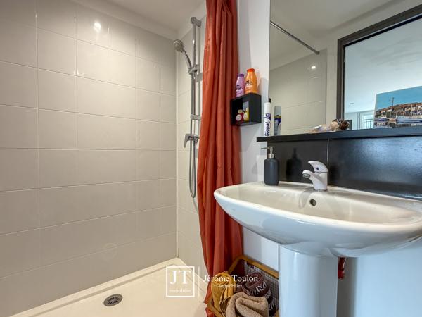 Appartement
                                                                                                                                                                                                                                                                                                                        4 pièce(s)                                                                                                                                                                                                          3 chambre(s)                                                                                                                                                                                                          117  m²