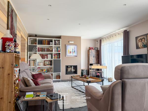 Appartement
                                                                                                                                                                                                                                                                                                                        4 pièce(s)                                                                                                                                                                                                          3 chambre(s)                                                                                                                                                                                                          117  m²
