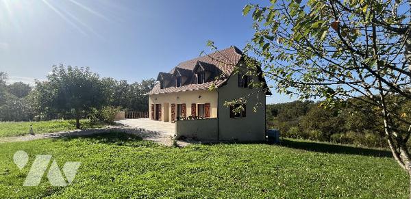 Maison quercynoise sans travaux avec grand terrain - Figeac