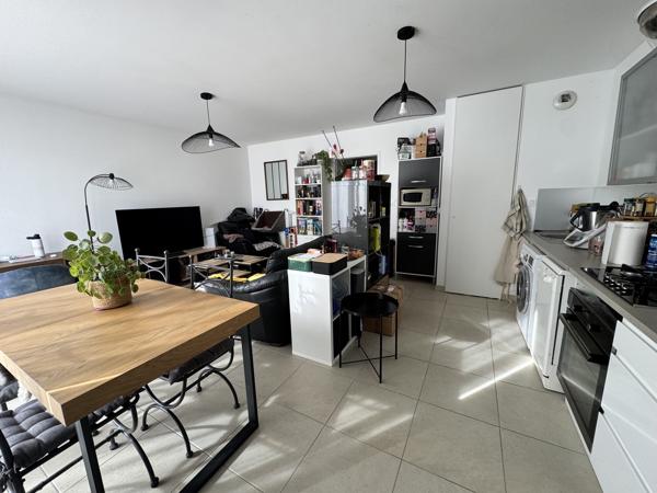 Appartement
         3 pièces
        - 68 m² 244 900 € *
