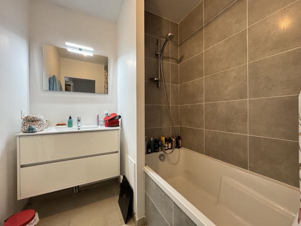 Appartement
         3 pièces
        - 68 m² 244 900 € *