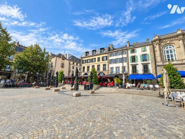 QUIMPER – CŒUR HISTORIQUE – VUE SUR LA CATHÉDRALE – TERRASSE EXCEPTIONNELLE