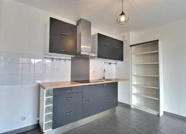 Appartement à vendre    2 pièces • 44 m2 Marseille 10