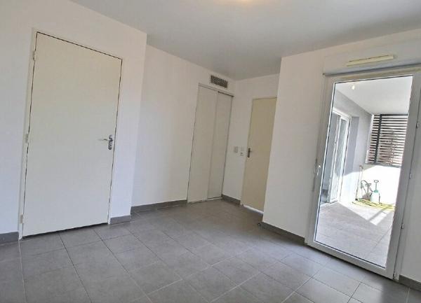 Appartement à vendre    2 pièces • 44 m2 Marseille 10