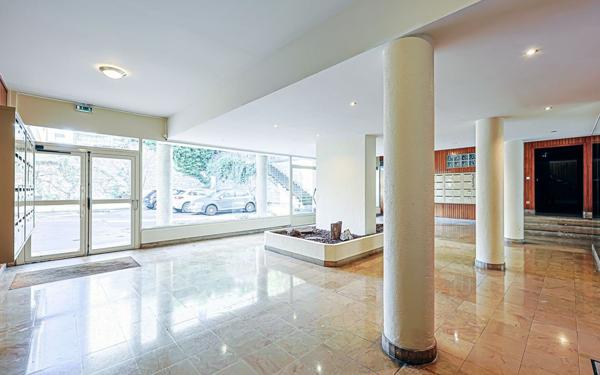 Appartement à vendre    2 pièces • 63,58 m2 Saint-Maurice