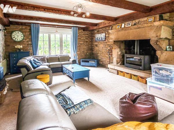 SUPERBE PROPRIETE EN PIERRE DE TAILLE DE 174M² SUR TERRAIN DE 7800M²