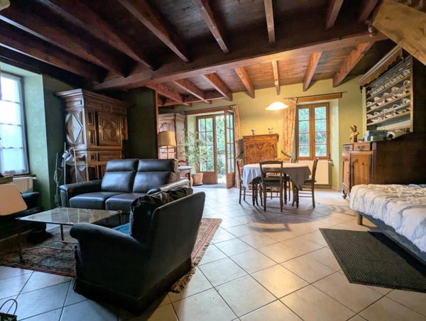 Maison à vendre SEGONZAC (16) Maison en moellons avec garage et grand jardin