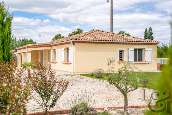 Maison de plain-pied à Sainte-Livrade-sur-Lot (Lot-et-Garonne, 47 )