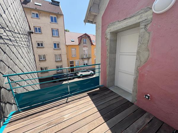 Appartement T2 rénové avec terrasse – Centre-ville