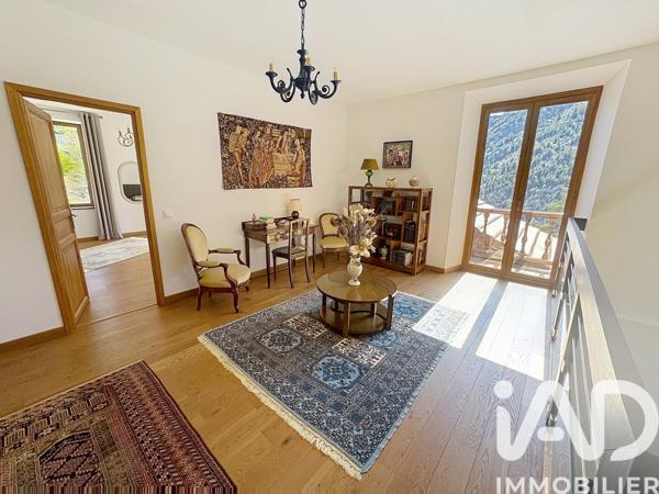 Maison à vendre 8 pièces 277 m² Saint-Martin-Vésubie