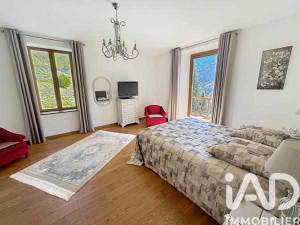 Maison à vendre 8 pièces 277 m² Saint-Martin-Vésubie