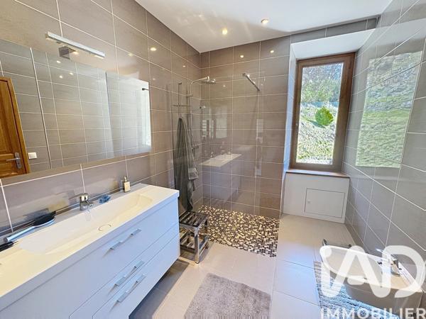 Maison à vendre 8 pièces 277 m² Saint-Martin-Vésubie