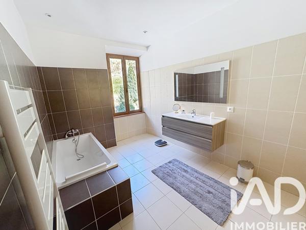 Maison à vendre 8 pièces 277 m² Saint-Martin-Vésubie