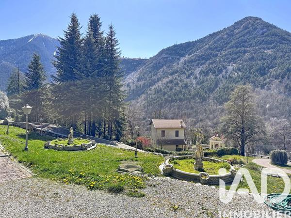 Maison à vendre 8 pièces 277 m² Saint-Martin-Vésubie