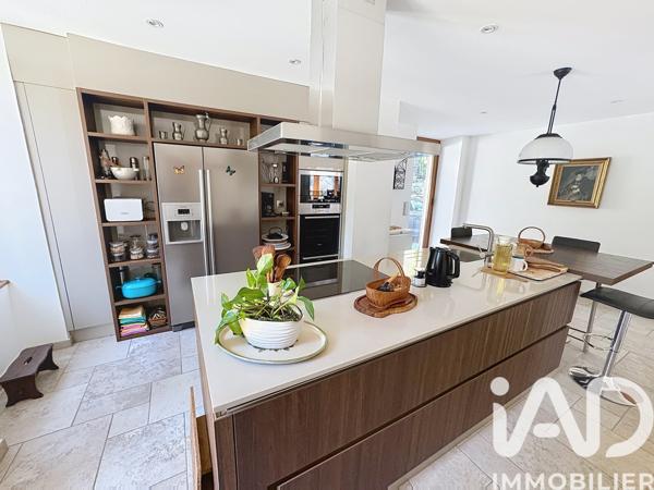 Maison à vendre 8 pièces 277 m² Saint-Martin-Vésubie