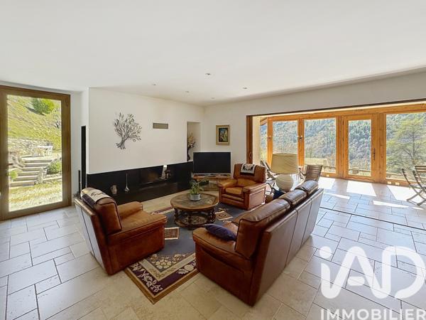 Maison à vendre 8 pièces 277 m² Saint-Martin-Vésubie