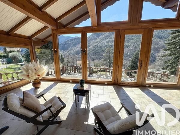 Maison à vendre 8 pièces 277 m² Saint-Martin-Vésubie