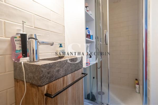 Appartement
         4 pièces
        - 84 m² Exclusivité 425 000 € *
