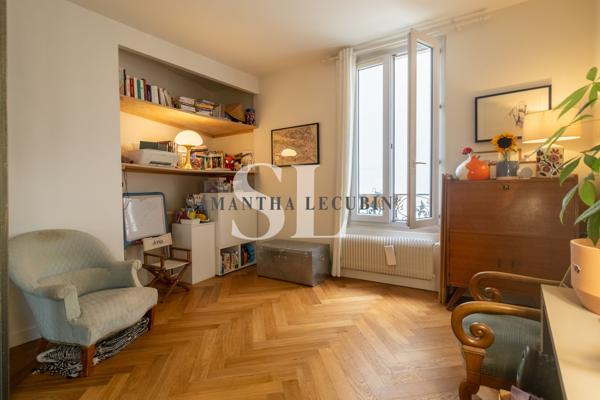 Appartement
         4 pièces
        - 84 m² Exclusivité 425 000 € *