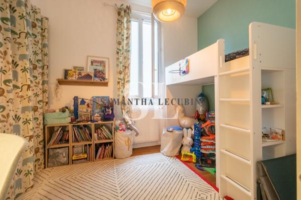 Appartement
         4 pièces
        - 84 m² Exclusivité 425 000 € *