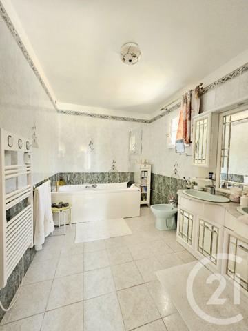 Maison à vendre  4 pièces - 121 m2 MARSEILLE - 13013