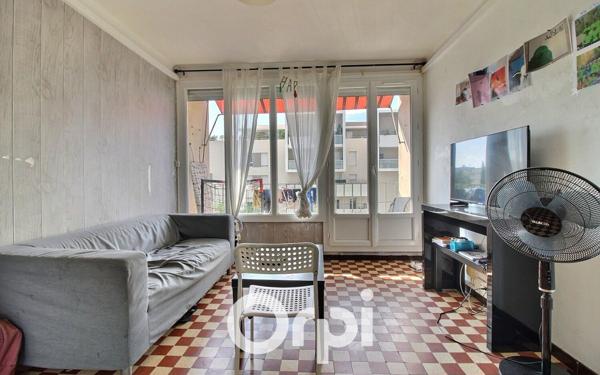 Appartement à vendre    3 pièces • 48 m2 Marseille 10