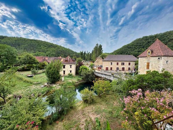 Maison ancienne - Sarlat-la-caneda SECTEUR DAGLAN- Grande maison de village avec vue sur la rivière