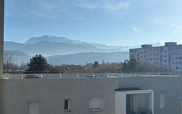 Appartement à vendre    2 pièces • 43,96 m2 Échirolles