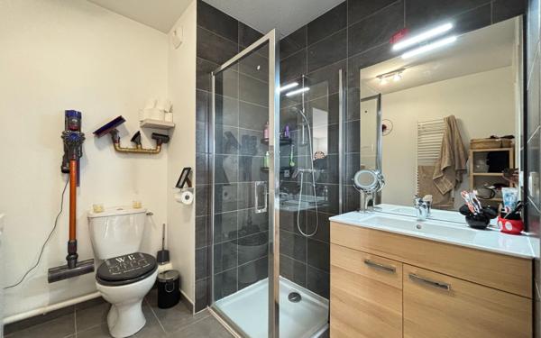 Appartement à vendre    2 pièces • 43,96 m2 Échirolles