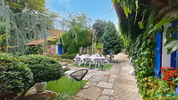 Chalon sur Saône : belle longère et son remarquable jardin paysagé