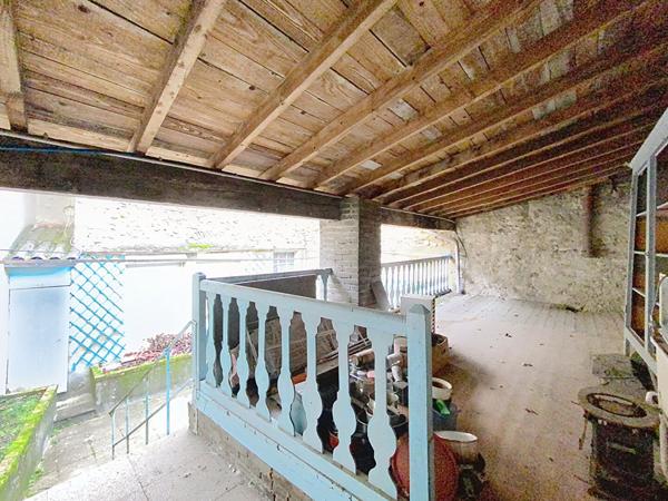 Maison de ville de 178m², cour intérieur, garage a moto/vélo, cuisine d'été