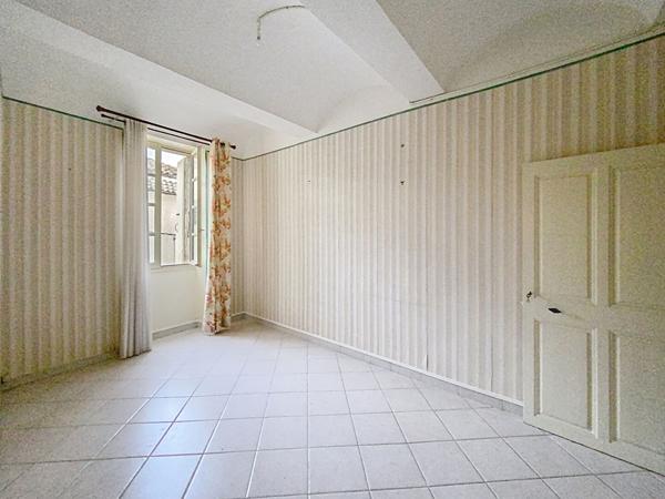 Maison de ville de 178m², cour intérieur, garage a moto/vélo, cuisine d'été