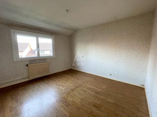 Maison individuelle à rénover  Proche commodités