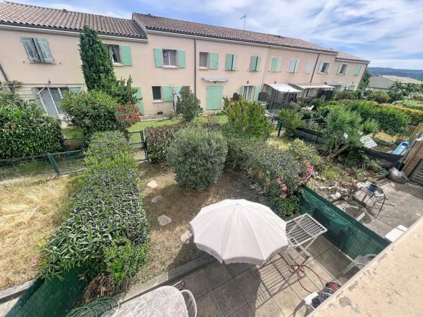 Appartement T4 en duplex, terrasse, jardin, garage et parking