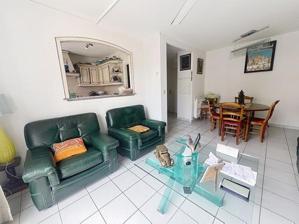 Appartement T4 en duplex, terrasse, jardin, garage et parking