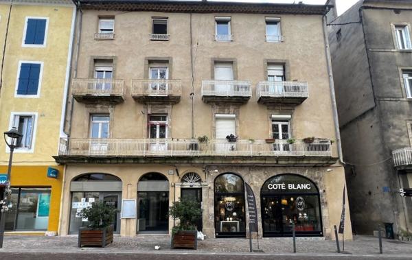 Vente Appartement P3 LOT 2 T3 60m2 plus combles 100m2 à rénover Aubenas   