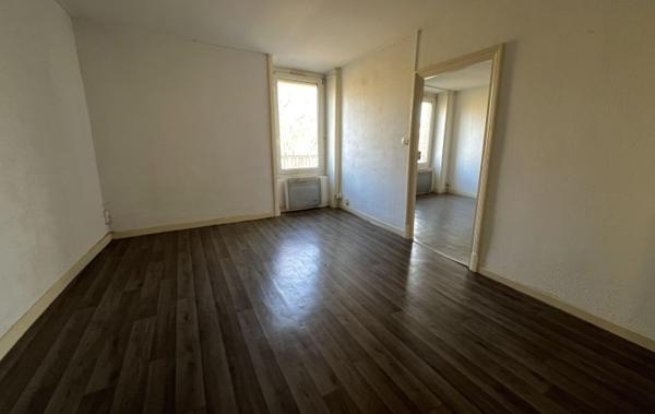 Vente Appartement P3 LOT 2 T3 60m2 plus combles 100m2 à rénover Aubenas   